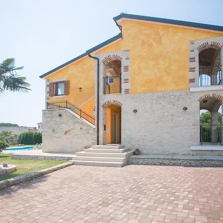 Family Friendly House With A Swimming Pool Buici, - 19720 Holiday home *