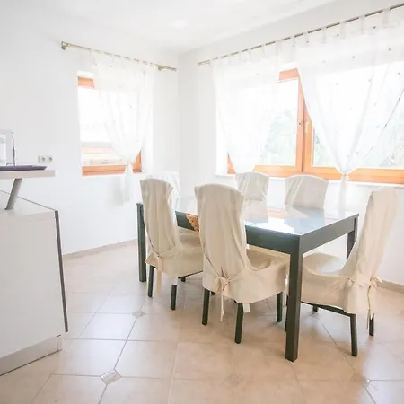 Family Friendly House With A Swimming Pool Buici, - 19720 Holiday home